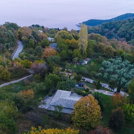 別荘 Thesspelia House *